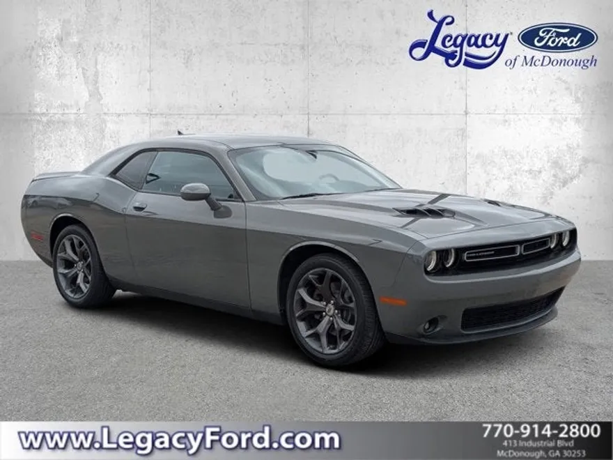 2018 Dodge Challenger SXT Plus photo 1