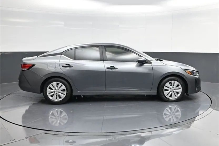2025 Nissan Sentra S photo 1