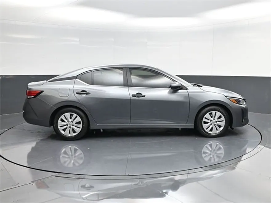 2025 Nissan Sentra S photo 1