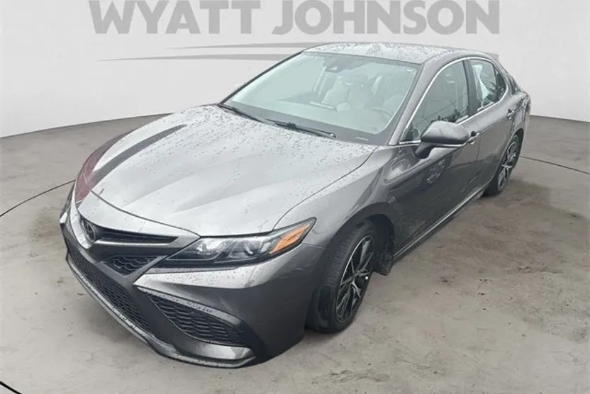 2023 Toyota Camry SE photo 1