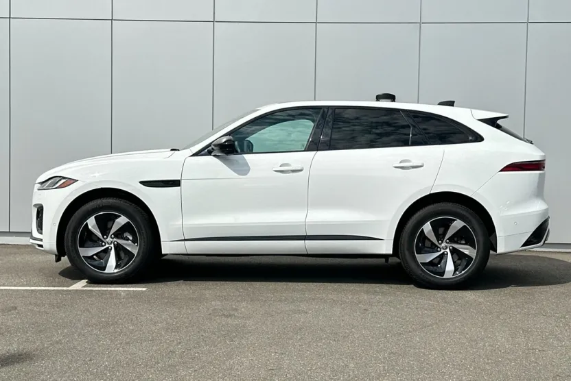 2025 Jaguar F-PACE P400 R-Dynamic S photo 1