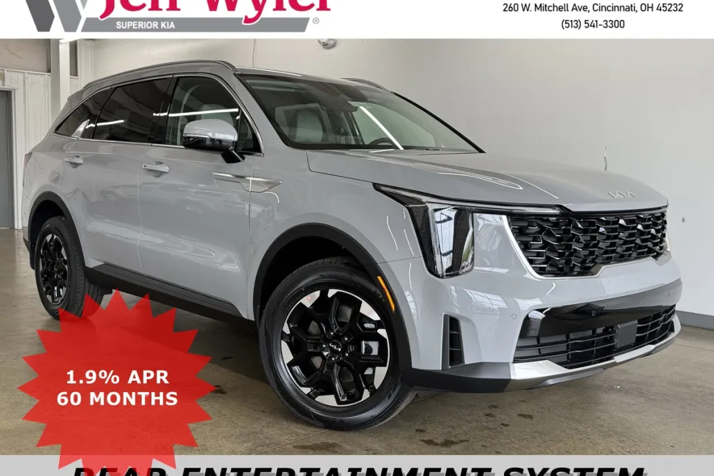 2025 Kia Sorento S photo 1