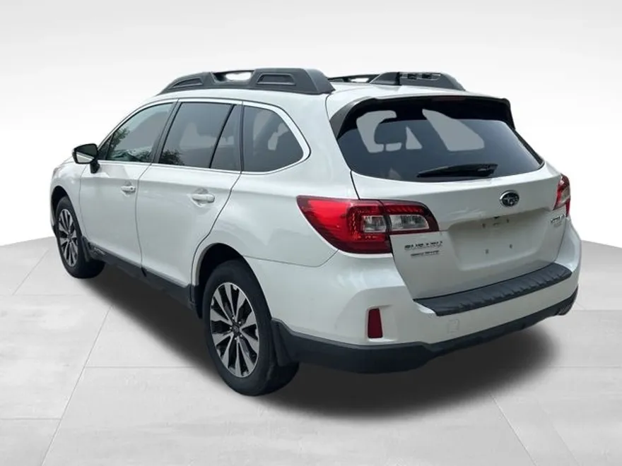 2016 Subaru Outback 2.5i photo 1