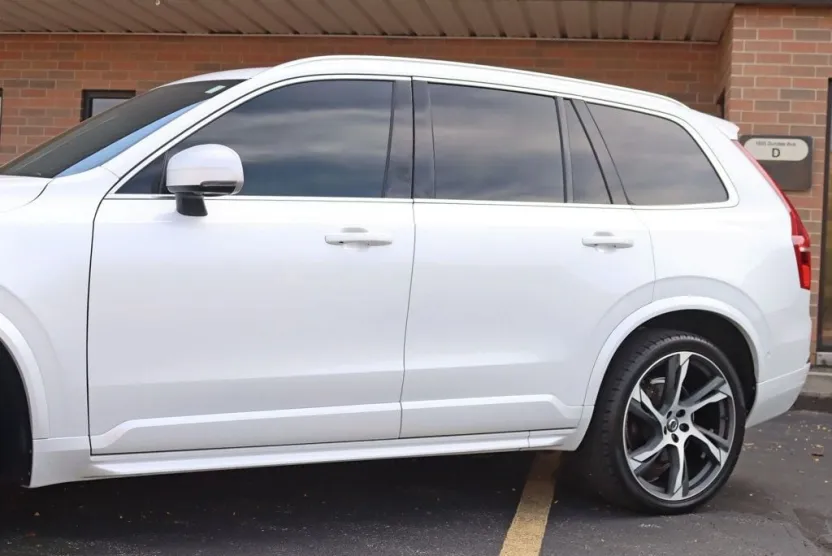 2017 Volvo XC90 T5 AWD R-Design photo 1