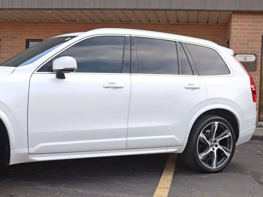 2017 Volvo XC90 T5 AWD R-Design photo 1