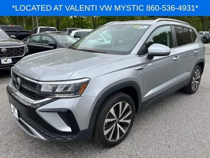 2022 Volkswagen Taos SE photo 1