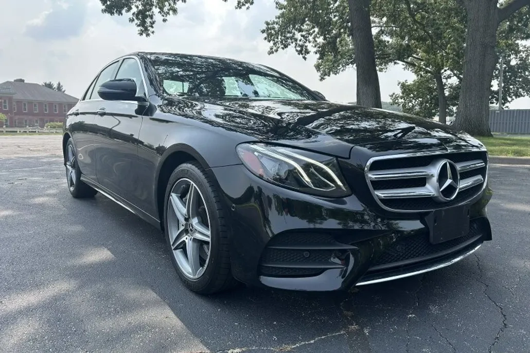 2017 Mercedes Benz E 300 Sport photo 1