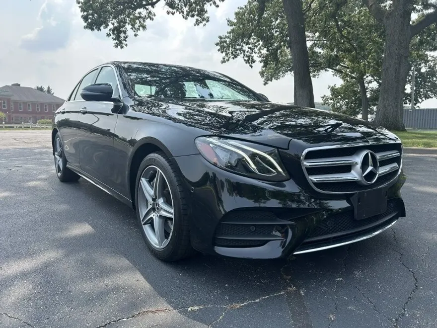 2017 Mercedes Benz E 300 Sport photo 1