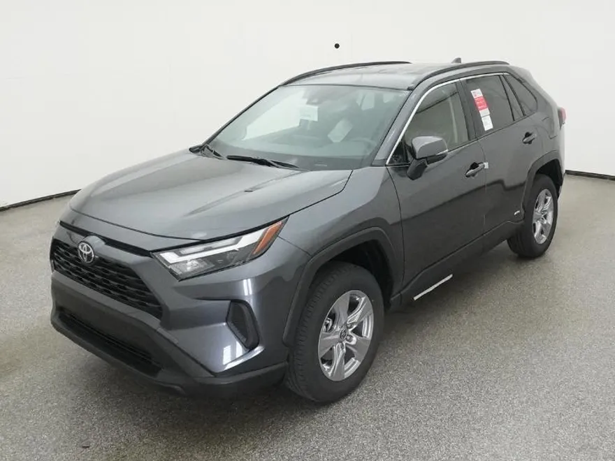 2025 Toyota RAV4 Hybrid XLE photo 1