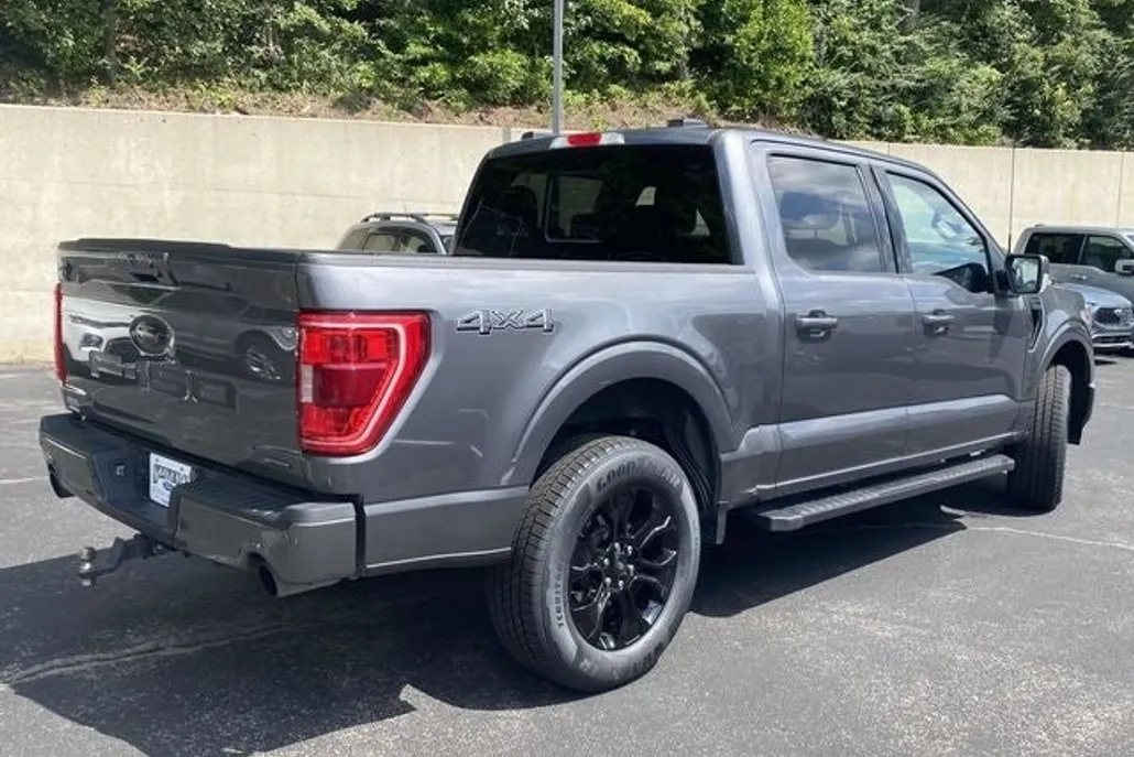 2023 Ford F-150 XLT photo 1