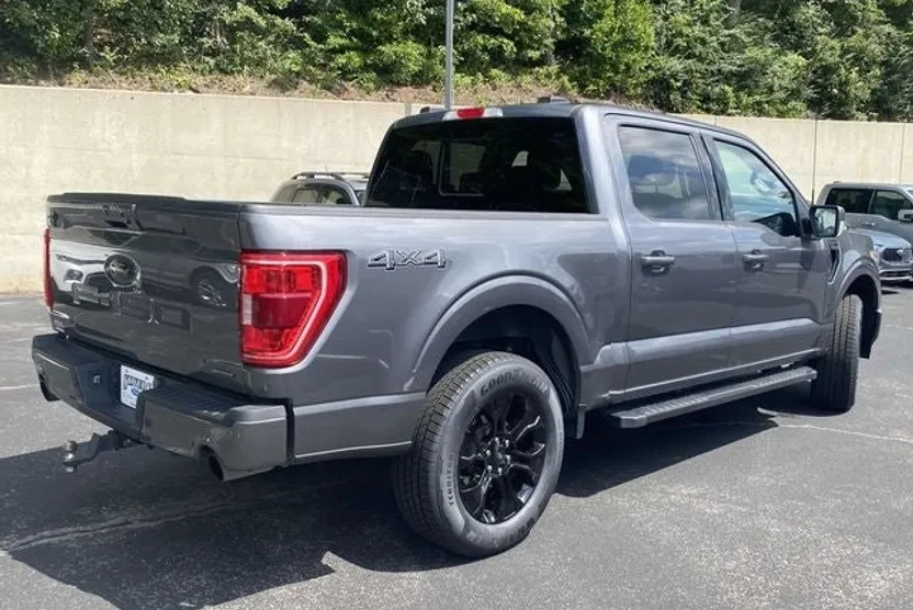 2023 Ford F-150 XLT photo 1