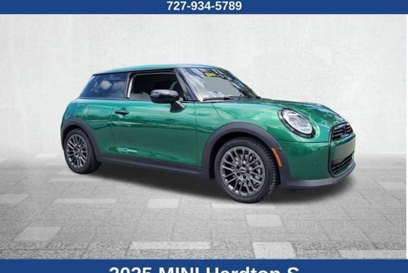 2025 Mini Cooper 2 Door Hardtop Signature photo 1