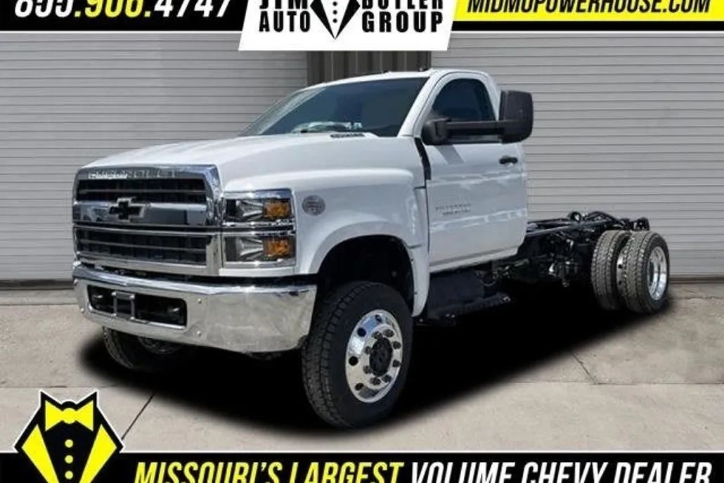 2024 Chevrolet Silverado 5500HD Work Truck photo 1