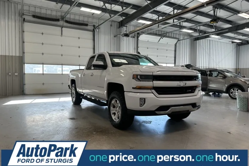 2016 Chevrolet Silverado 1500 LT photo 1
