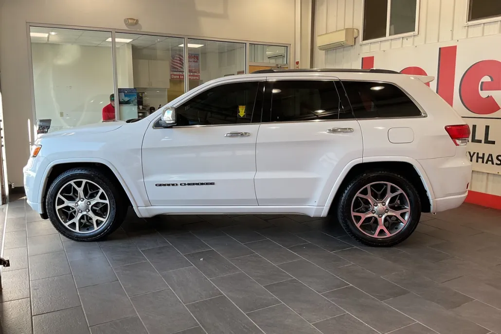 2020 Jeep Grand Cherokee Overland photo 1
