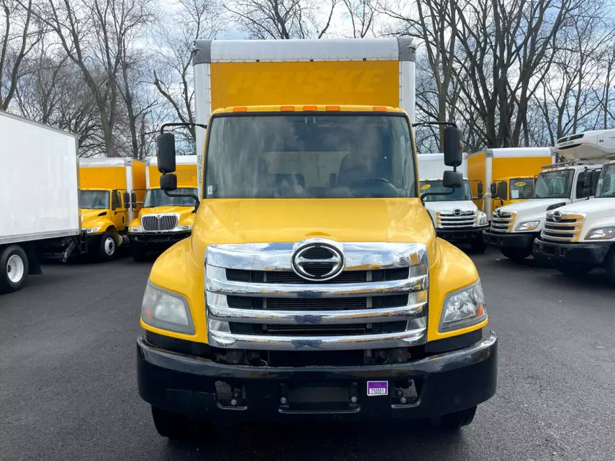 2018 Hino Conventional Type Truck photo 1