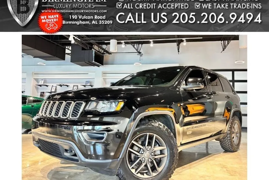 2017 Jeep Grand Cherokee Anniversary Edition photo 1