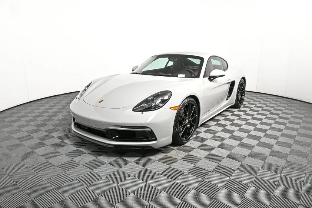 2025 Porsche Cayman GTS 4.0 photo 1