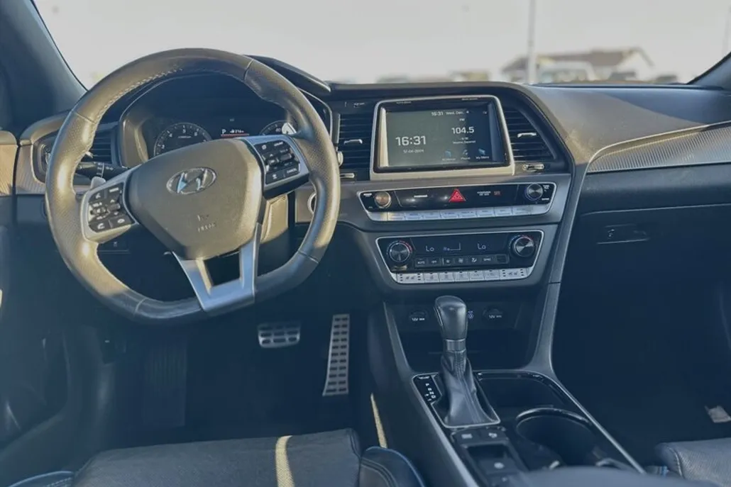 2019 Hyundai Sonata Limited 2.0T photo 1
