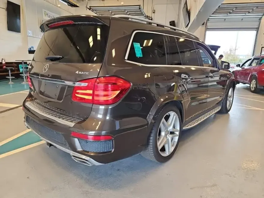 2015 Mercedes Benz GL 550 photo 1