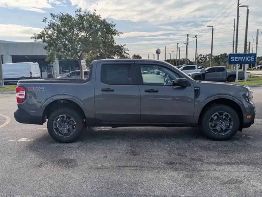 2025 Ford Maverick XLT photo 1