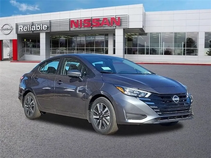 2025 Nissan Versa 1.6 SV photo 1
