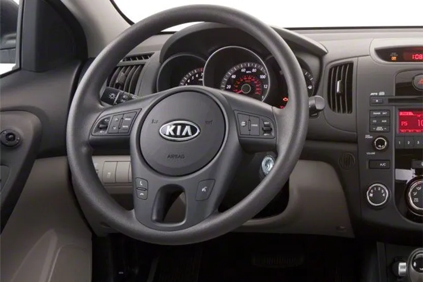 2010 Kia Forte EX photo 3