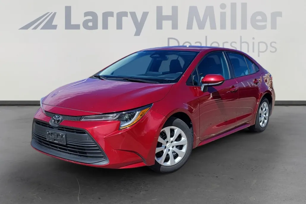 2024 Toyota Corolla LE photo 1