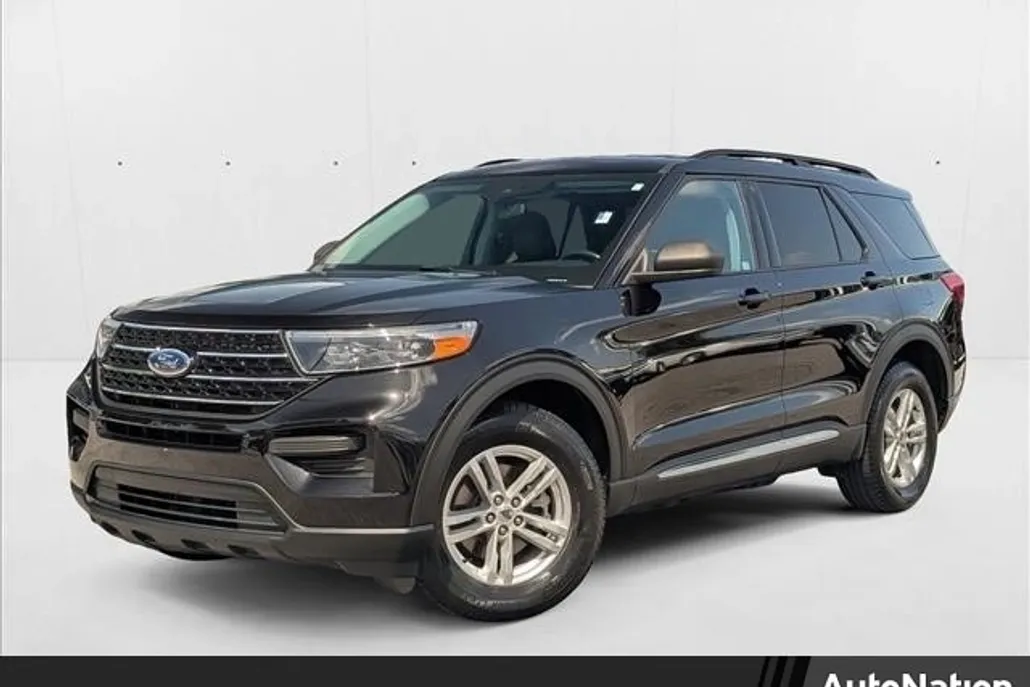 2021 Ford Explorer XLT photo 1