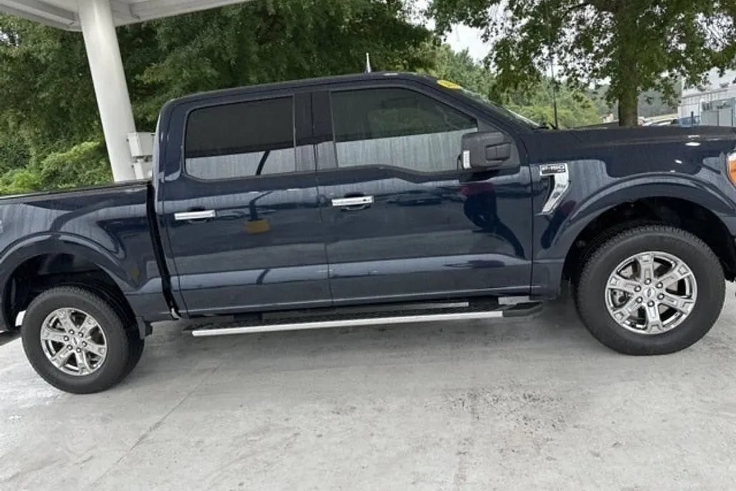 2023 Ford F-150 XLT photo 1