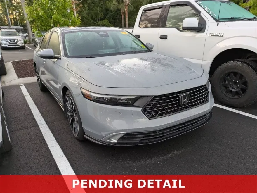 2023 Honda Accord Hybrid Touring photo 1