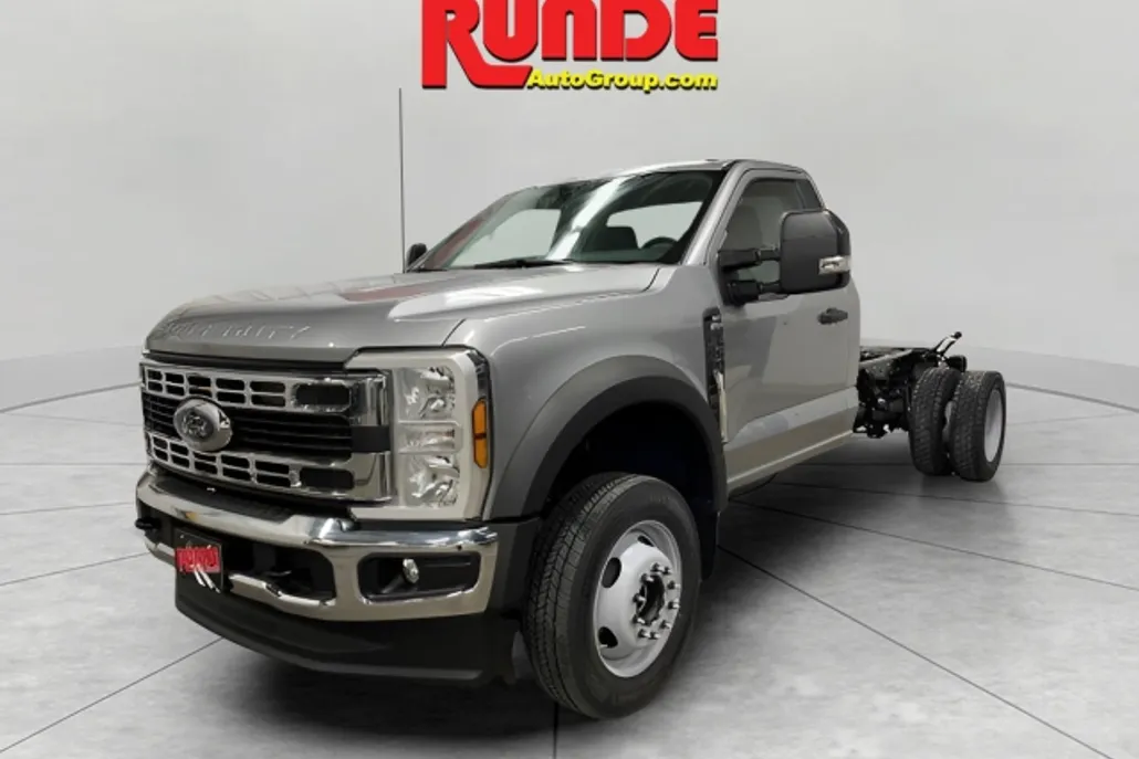 2024 Ford F-550 XLT photo 1