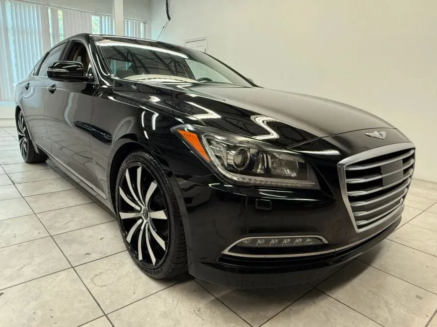 2016 Hyundai Genesis 3.8 photo 1