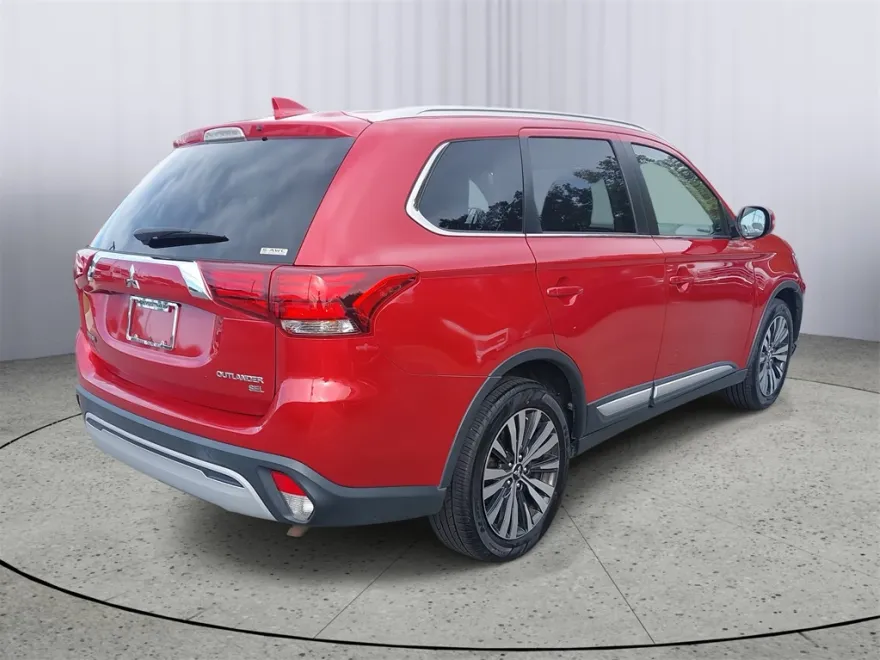 2019 Mitsubishi Outlander SEL photo 1