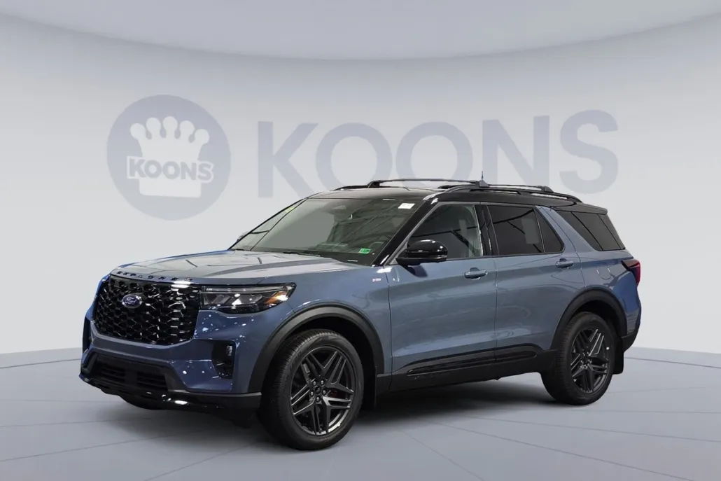 2025 Ford Explorer ST-Line photo 1