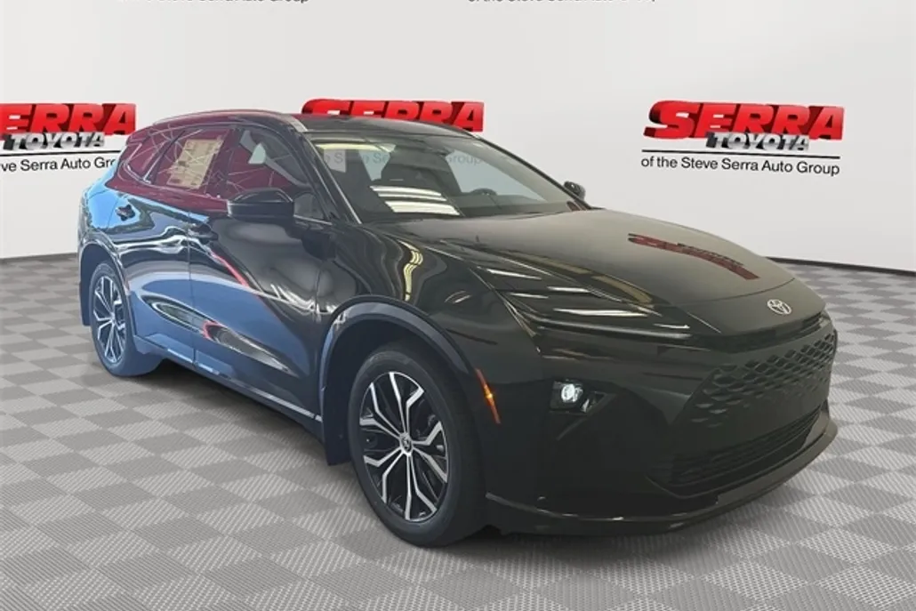 2025 Toyota Crown Signia XLE photo 1