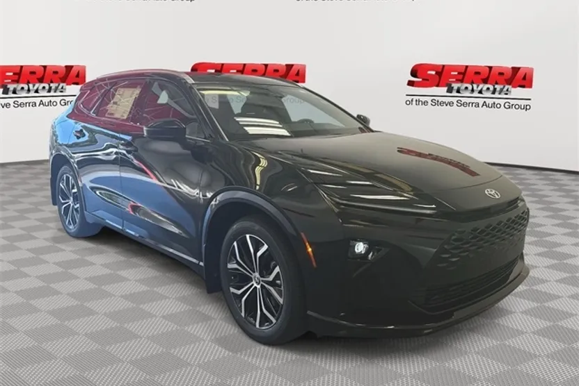 2025 Toyota Crown Signia XLE photo 1