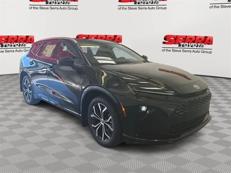 2025 Toyota Crown Signia XLE photo 1