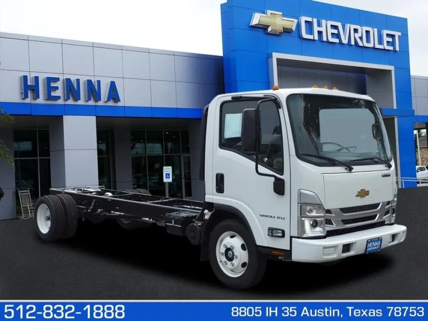 2025 Chevrolet Silverado photo 1