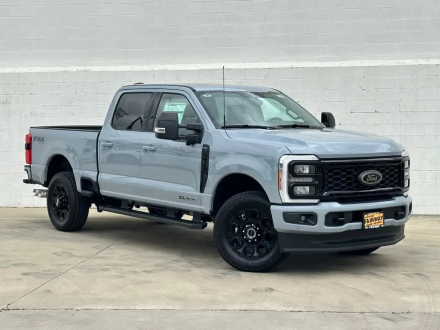 2025 Ford F-250 Lariat photo 1