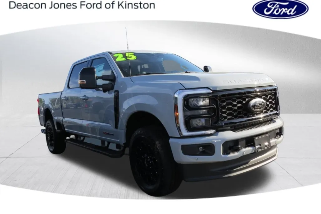 2025 Ford F-250 Lariat photo 1