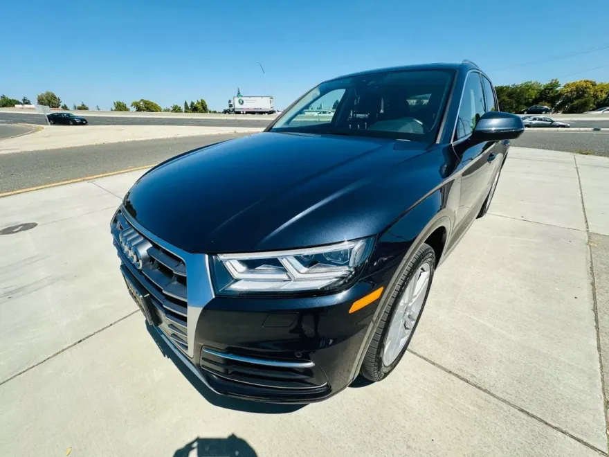 2019 Audi Q5 Premium Plus 45 TFSI Prestige photo 1
