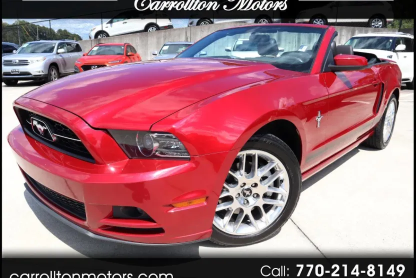 2013 Ford Mustang V6 Convertible photo 1
