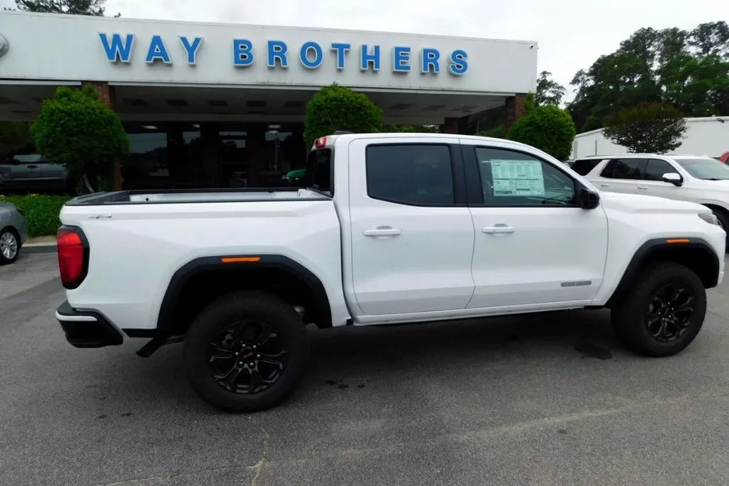 2025 Gmc Canyon Elevation photo 1