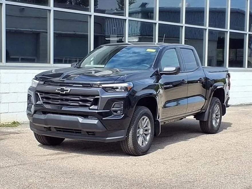 2026 Chevrolet Colorado LT photo 1