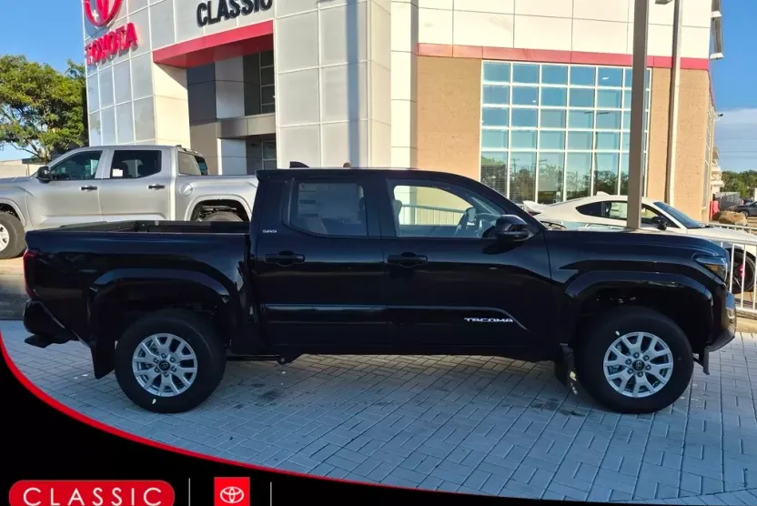 2025 Toyota Tacoma SR5 photo 1