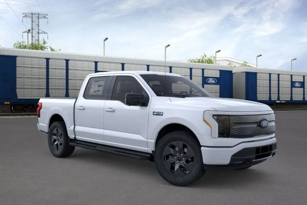 2025 Ford F-150 Lightning photo 1