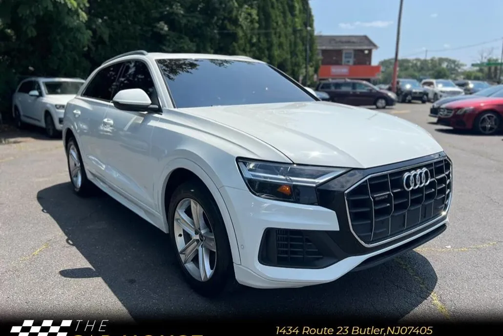 2021 Audi Q8 Premium 55 photo 1