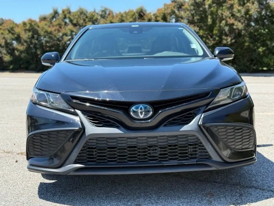 2021 Toyota Camry Hybrid SE photo 1