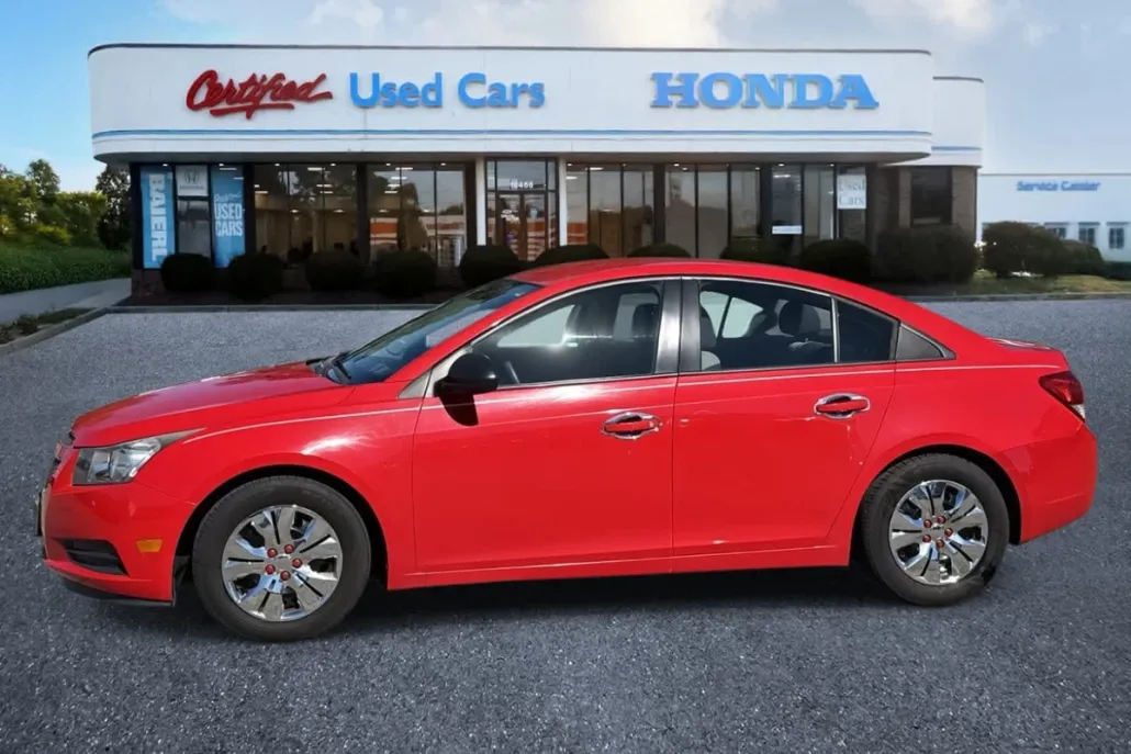 2014 Chevrolet Cruze LS photo 1
